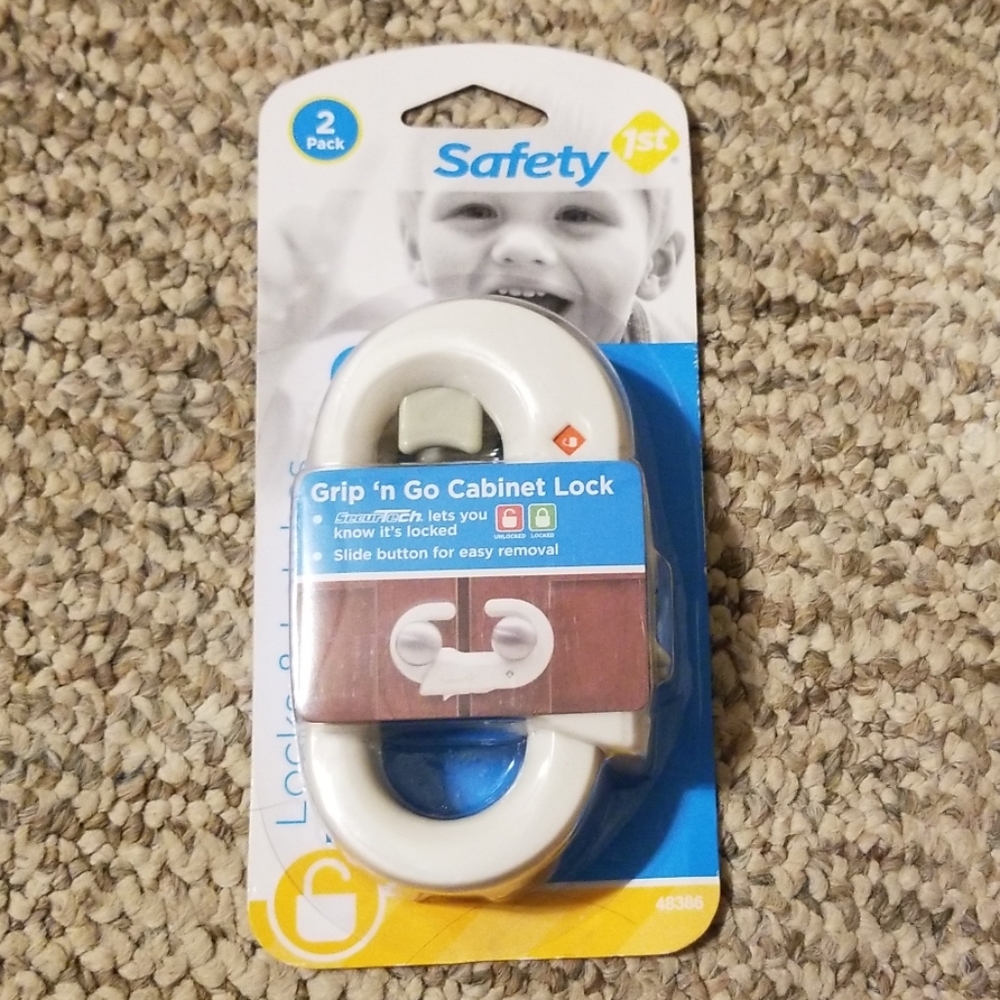 Safety 1st 48386 2 pack Cabinet Slide Lock
